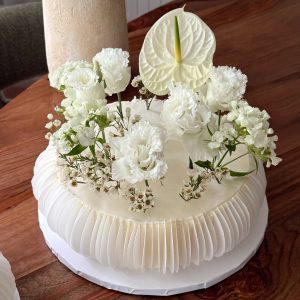 vintage flower cake